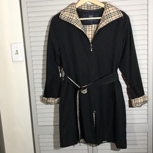 Burberry L Black Tench Coat w Plaid lining
